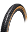 TU070 Tufo XC12 TR SG 29x2.35 black beige Band die geschikt is voor tubeless banden, bedoeld voor XC en marathons.
Geschikt voor Hookless.

Introductie van een nieuwe generatie mountainbikebanden die de grenzen van prestaties en betrouwbaarheid verleggen. Professionele racers hebben bijgedragen aan de ontwikkeling van deze band en waardevolle ervaring van het zwaarste terrein ingebracht. Het resultaat is een product dat voldoet aan de eisen van zelfs de meest veeleisende rijders. Ontdek de XC12 TRsg band, die geweldige snelheid en betrouwbare handling biedt op diverse terreinen.

Belangrijkste kenmerken:

Speciaal profielpatroon: Ontworpen voor maximale snelheid en perfecte stabiliteit in bochten. Ideaal voor alle ondergronden behalve diepe modder.
Uitstekende schokdemping: Dankzij het ontwerp kan de band ruw terrein, wortels en hobbels aan.
XC Kampioen: De band is geoptimaliseerd voor het achterwiel, waar hij uitblinkt in snelheid.
Ideale combinatie: voor maximale prestaties gebruik je de XC12 TRsg op het achterwiel in combinatie met de XC11 TRsg of XC14 TRsg op het voorwiel.

29×2.25"	
gewicht 650 g	
2-3.5 bar (30–50 p.s.i.)	
TPI 210 / 375 TU070